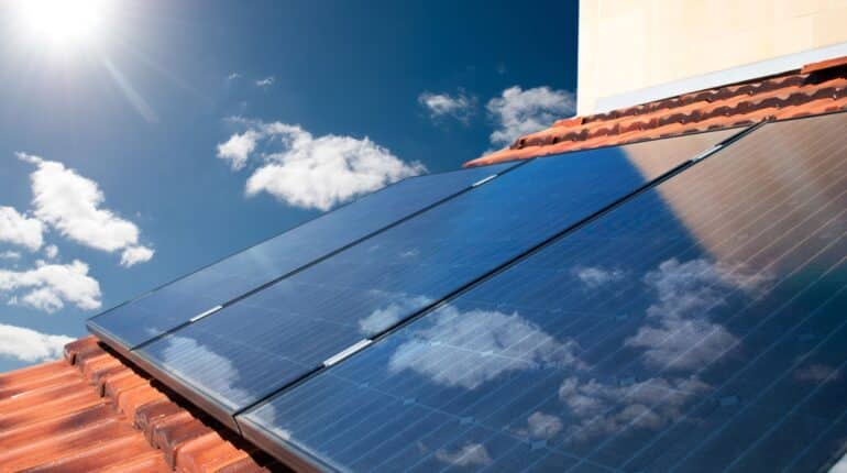 Was kann die Photovoltaikanlage Kosten und ist dies eine Investition wert? PV Anlage auf dem Dach